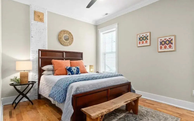 Unit #5 638 Madison St