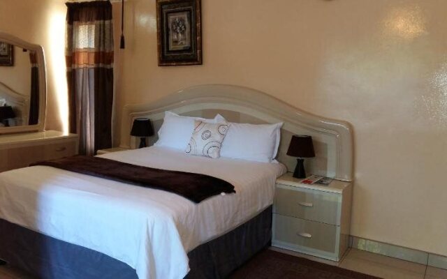 Exotica Guest Lodge