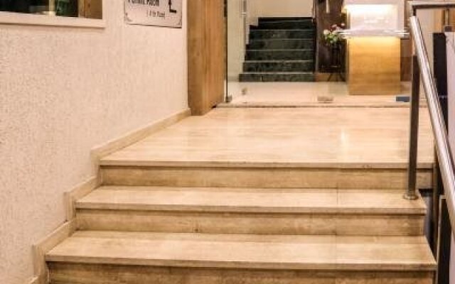 Hotel City Crown, Kolhapur