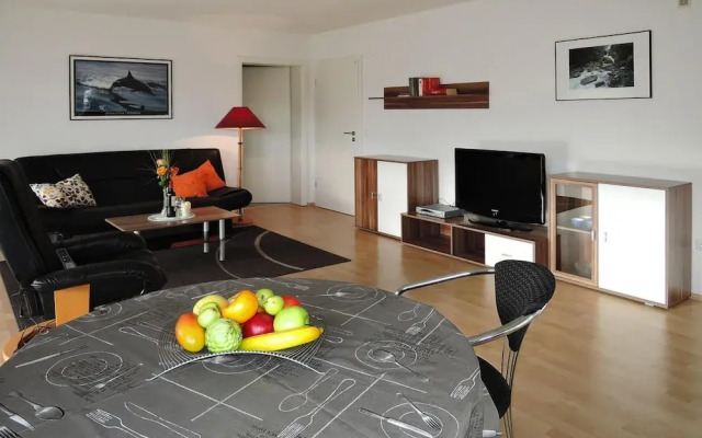 Bright Apartment With Garden