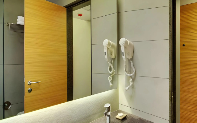 Click Hotel Junagadh