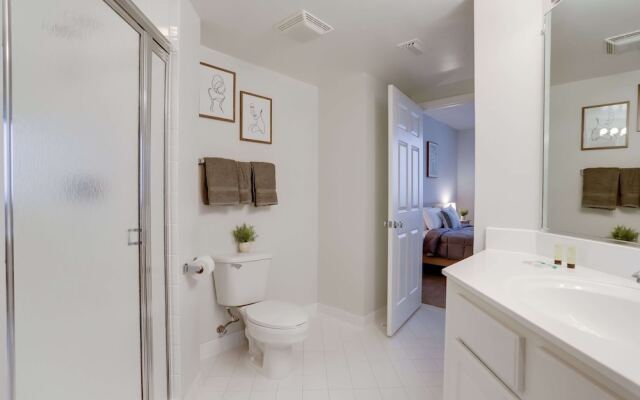 Fantastic Apt with City View at Ballston