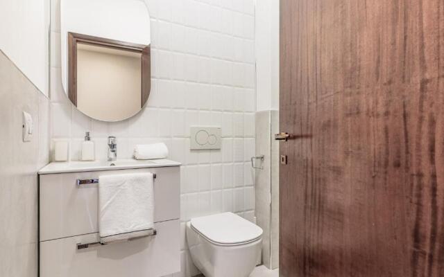 Stunning view lakeside apartment - Larihome A11