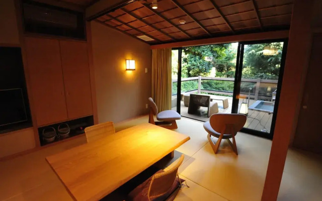 Yugawara Onsen Ashikari Ryokan