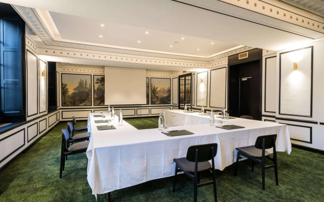Aigle Noir Hotel Fontainebleau -  MGallery Collection