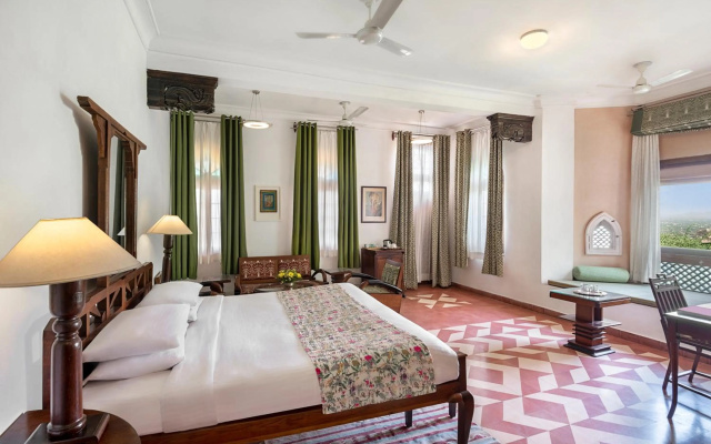 Neemrana Fort-Palace – Guest Rooms – Neemrana