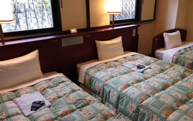 Tokyo Inn