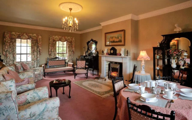 Pinewood Lodge Bed And Breakfast