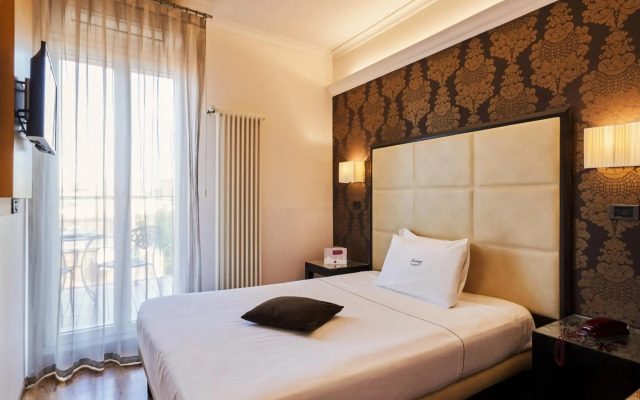 Touring Hotel