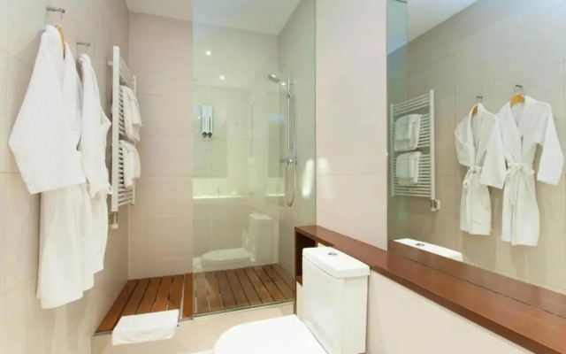 Classy 3bed 3bath apartment in Eixample