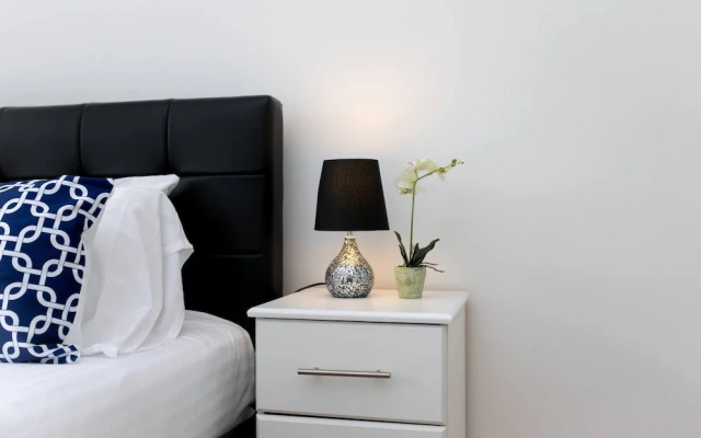 Skyvillion Tower Point Enfield 1bed W Balcony
