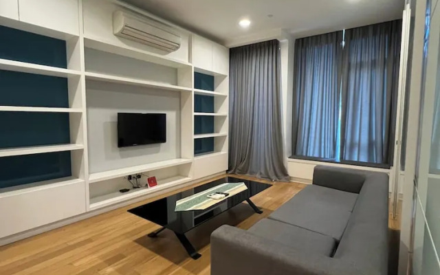 Platinum Suites KLCC by Sleepy Owl