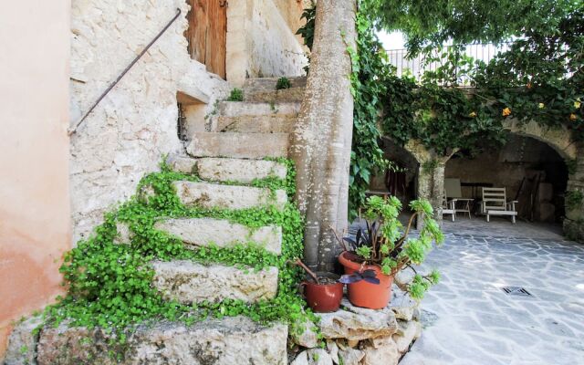 Great Romantic Village House in the Center of Felanitx and not far From the sea