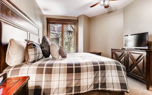 Luxury 3 Bedroom Breckenridge Vacation Rental with Mountain Views Steps from Historic Main Street