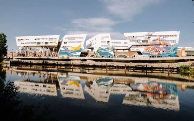 URBAN ISLAND - Riverside Apartments