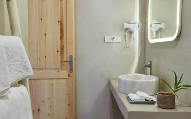 Cunda Sakin Hotel