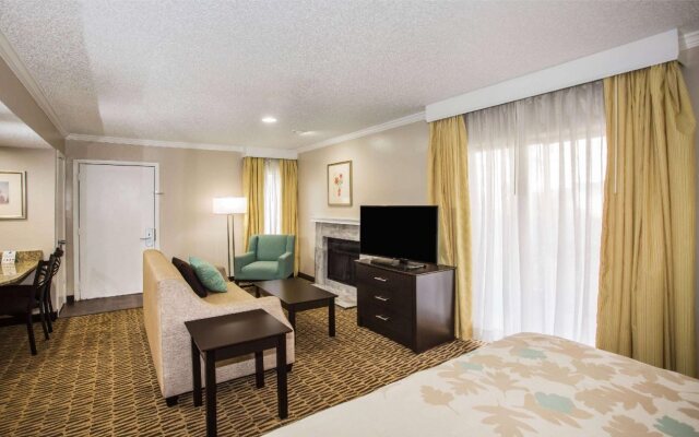 Fusion Orlando Extended Stay Suites