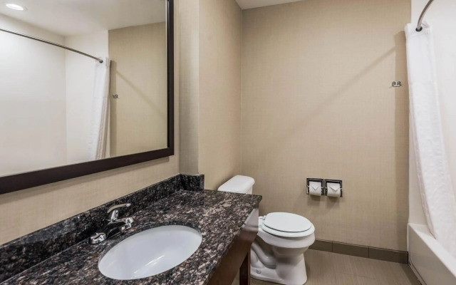 Comfort Suites