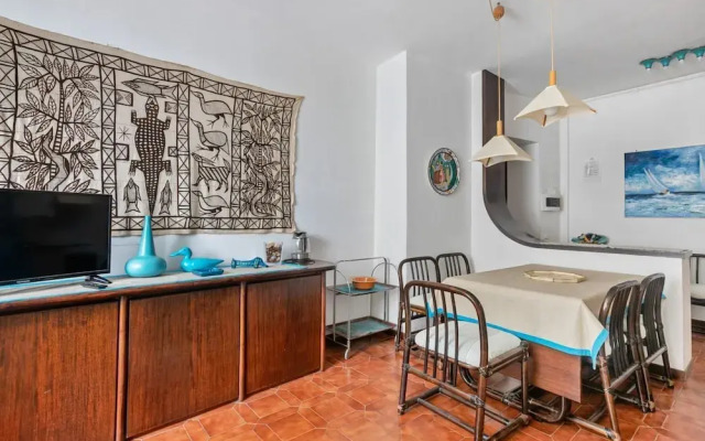 Camogli Bright Apartment with Parking