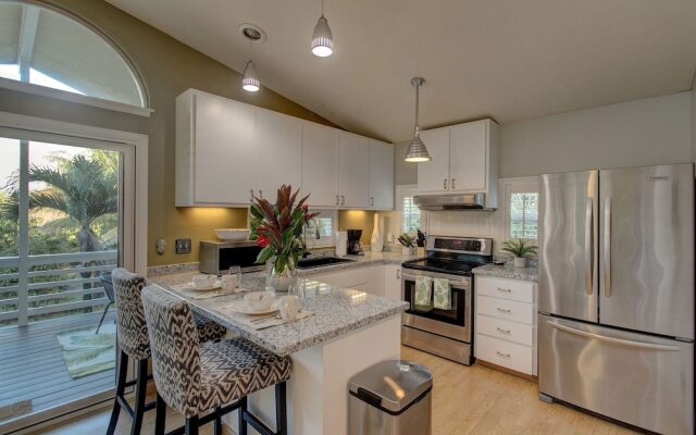 Hale Hokua O Nalu 3 Bedroom Home by Redawning