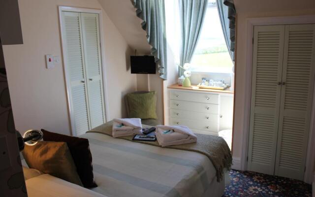 Rolling Waves Hotel - Guest house