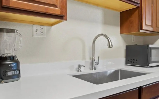 Modern and Sophisticated Old Town Scottsdale Gem!