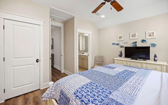 2465 Bungalo 4 Bedroom Home by RedAwning