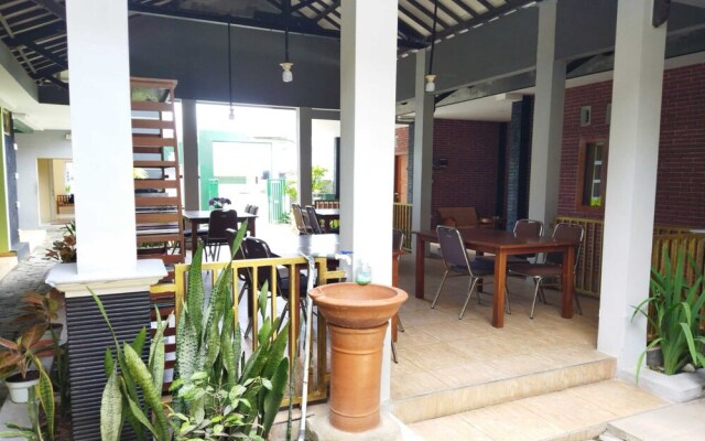Wimbo Hotel Borobudur