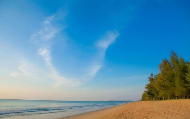 Seabox Khaolak Hostel