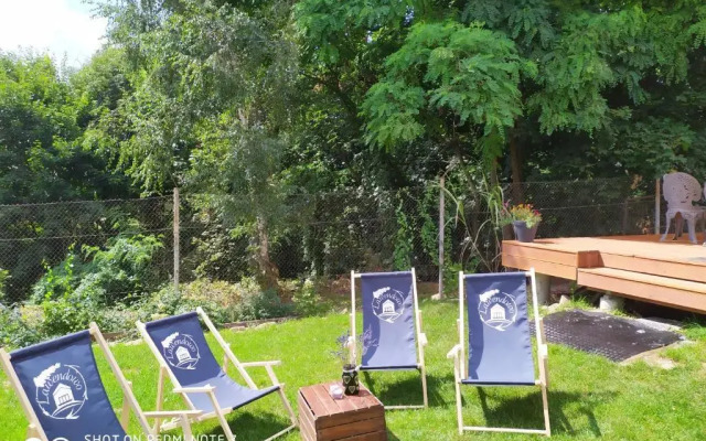 Lawendowo- sauna jacuzzi domki w ogrodzie i apartamenty w kamienicy