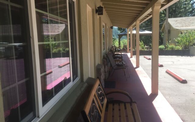 Dunsmuir Lodge