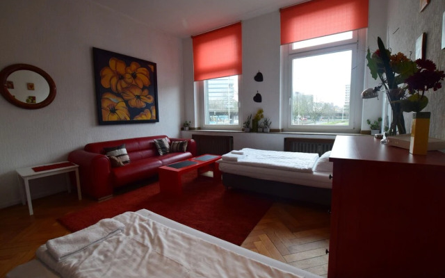 Tolstov-Hotels Large 3,5 Room Apartment