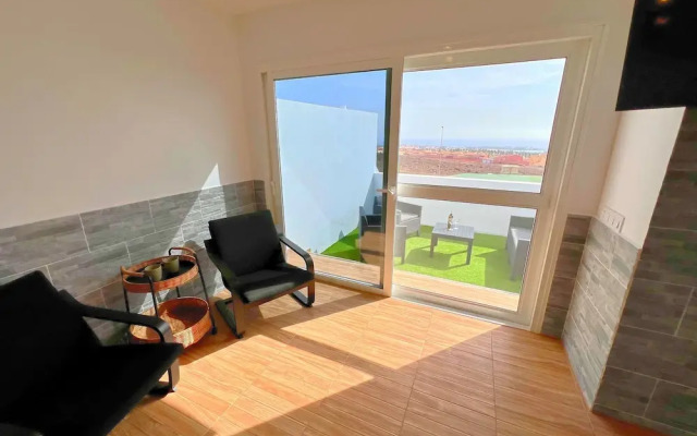 Sea View Bungalow with Communal Pool
