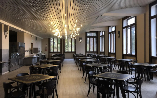 Pràcatinat Hotel & Restaurant