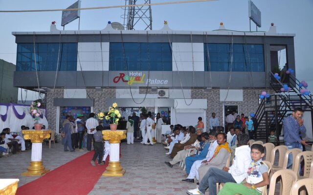 OYO Flagship 28024 Hotel Royal Palace