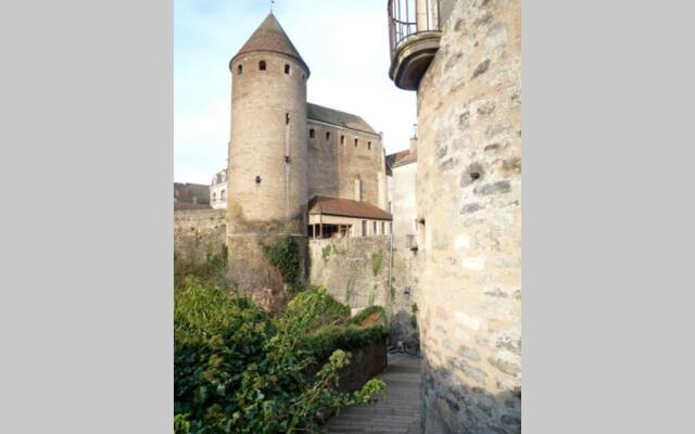 Burgondy Medieval city Studio 3***