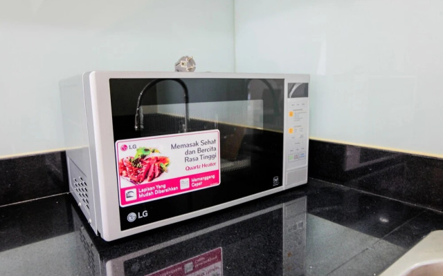 Luxurious 2Br Apartment At Lexington Residence