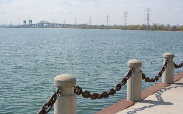 Holiday Inn Burlington Conference Centre by IHG