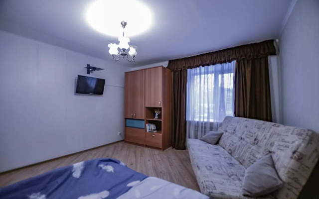 Погостим на улице Лазарева