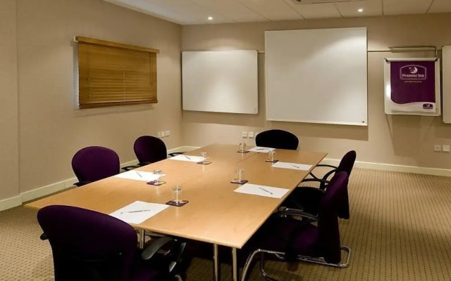 Premier Inn Manchester M56/J6 Runger Lane South