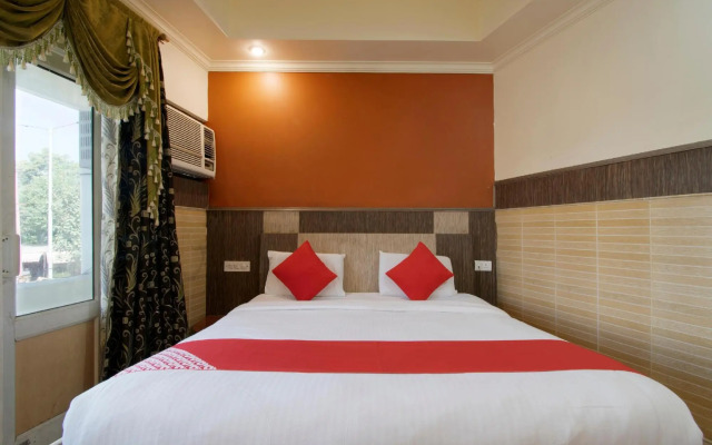 OYO 6647 Om Hari Residency