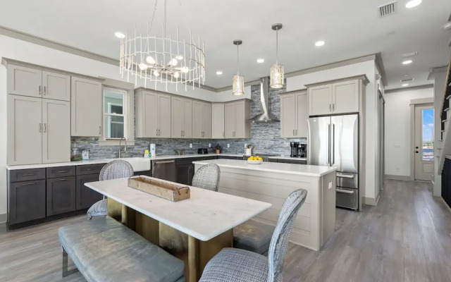 Pineapple Paradise! 6BR 7BA Beachfront House! Private Pool! Grill! Sleeps 16!