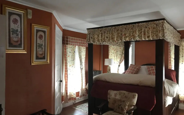 Monadnock Inn