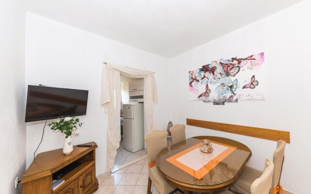 Amazing Home in Vinisce With Wifi and 2 Bedrooms