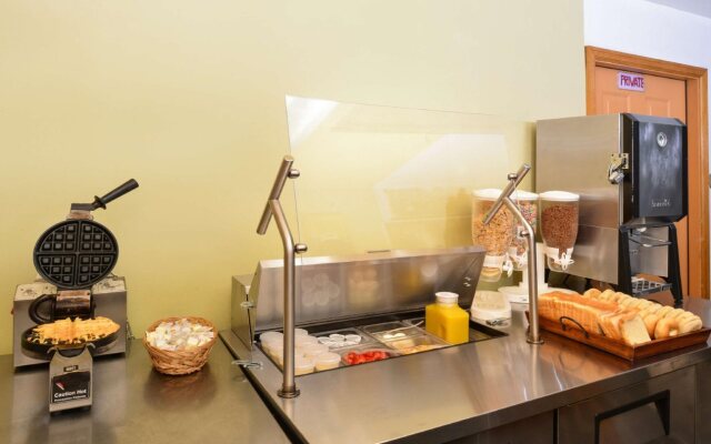 Americas Best Value Inn - Mayflower