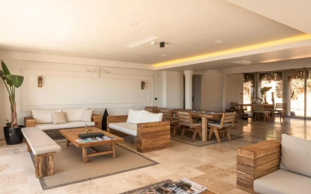 The Local House Ayasaranda