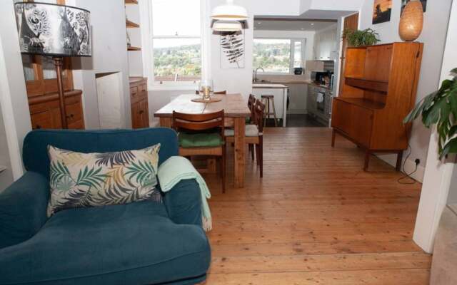 Splendid 3 Bedroom House Near Roman Bath