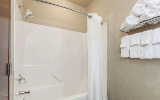 Ramada Camrose