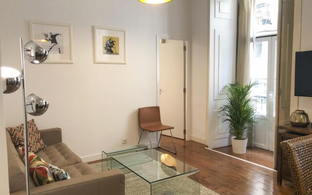 LV Premier Baixa CR2 Lift AC Center Balcony