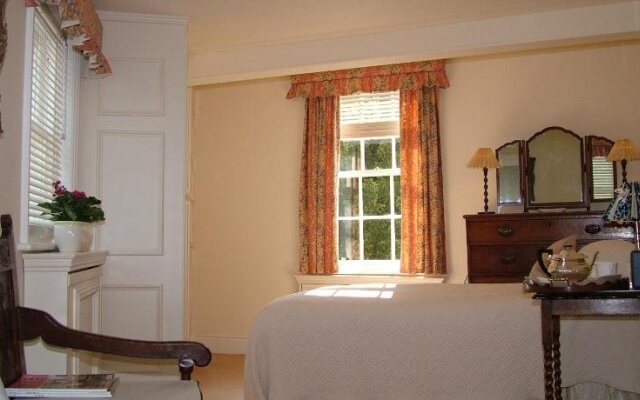 Bed & Breakfast at Ocklynge Manor